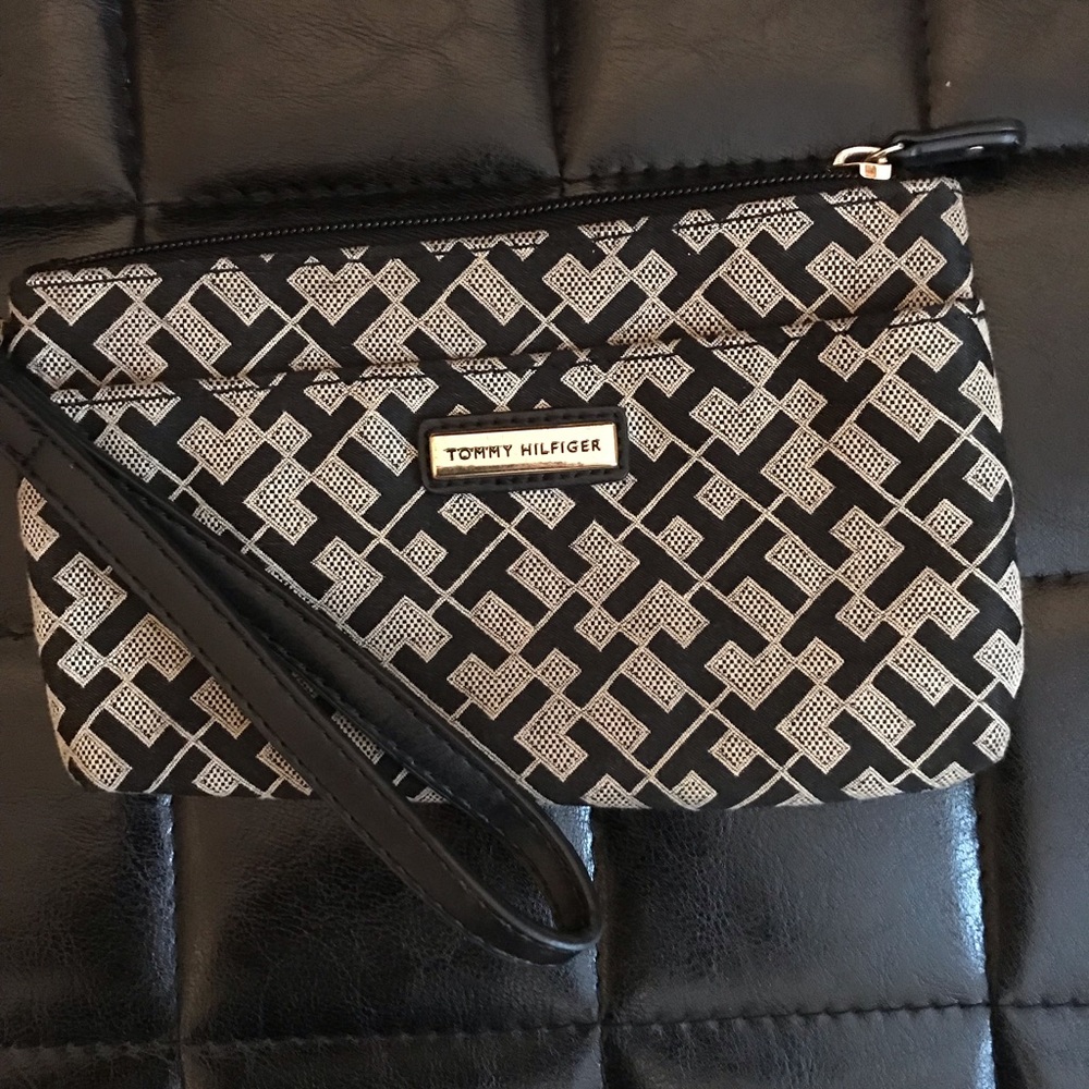 Tommy Hilfiger wristlet